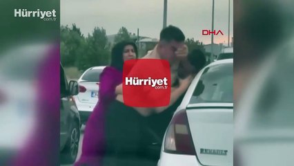 Trafikte tekmeli-yumruklu kavga kamerada