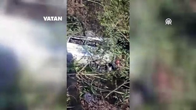 Sivas'ta korkunç kaza! İşçileri taşıyan minibüs uçuruma yuvarlandı: Ölü ve yaralılar var