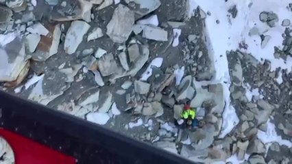 È durato tutta la notte l'intervento per soccorrere due alpinisti bloccati sul Cervino