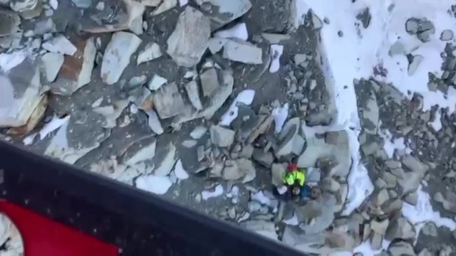 È durato tutta la notte l'intervento per soccorrere due alpinisti bloccati sul Cervino