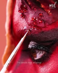 Two Halloween looks that are way too realistic 😲👻