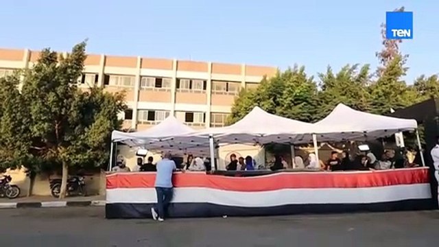 وزير الدولة للإنتاج الحربي محمد صلاح الدين مصطفى يدلي بصوته في انتخابات مجلس الشيوخ