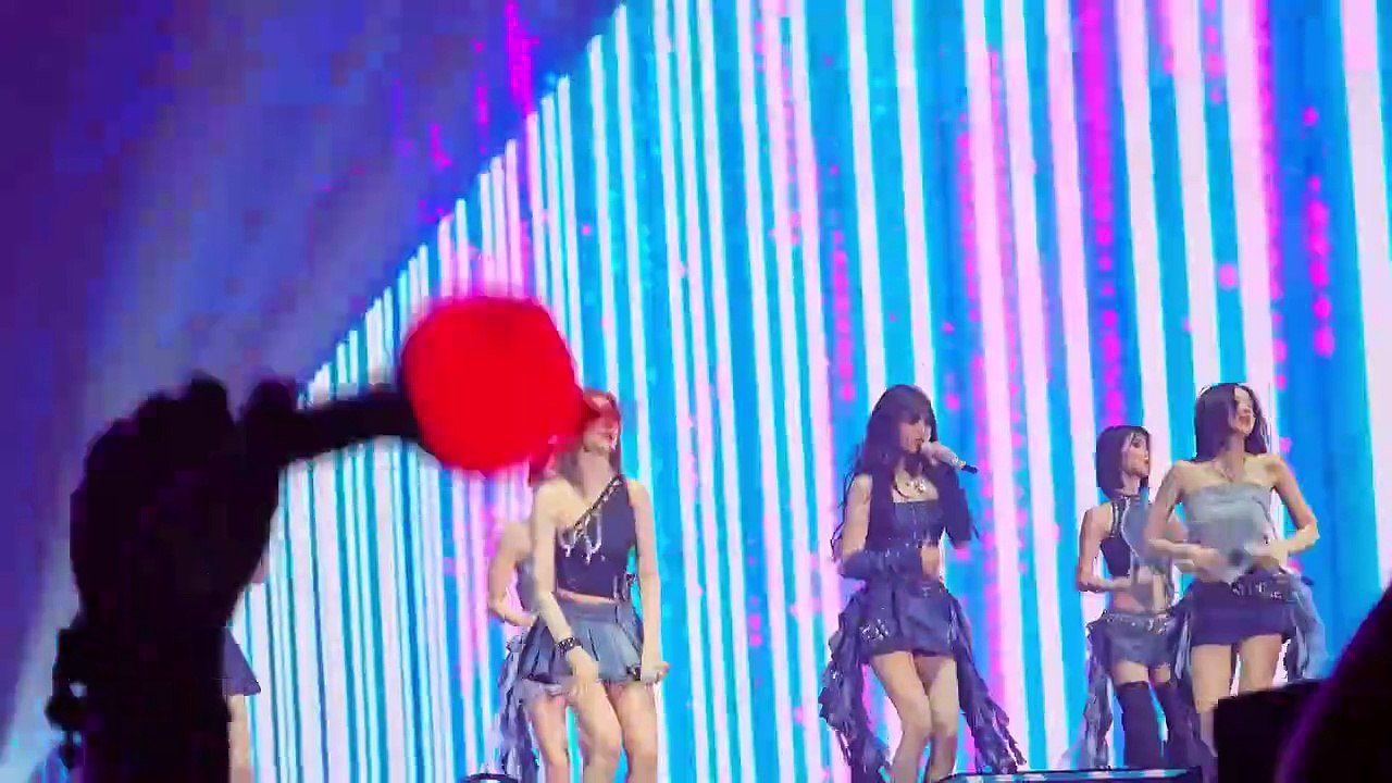 BABYMONSTER - As If It's Your Last  4K (HELLO MONSTERS WORLD TOUR SINGAPORE) - ArtyyX (720p, h264)