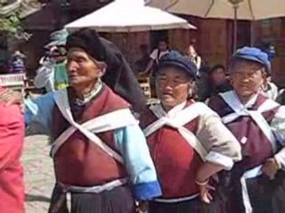 Lijiang - dance folklorique