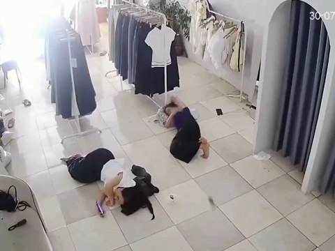 Elle passe en mode Panique à cause d'une souris