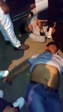 Conductor de trufi atropelló a estudiantes en pleno desfile de teas en Shinahota (Video)