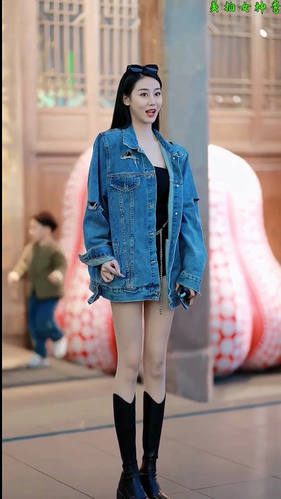 She’s not trying to impress—yet everyone looks｜Natural Charisma