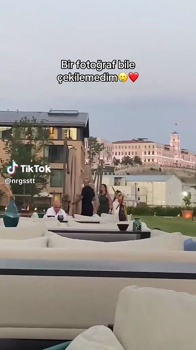 Video inquietante por la actitud de Mauro Icardi con la China Suárez y Rufina, su hija, que despertó críticas. Miralo.