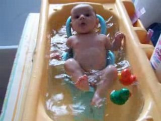 Arthur dans le bain