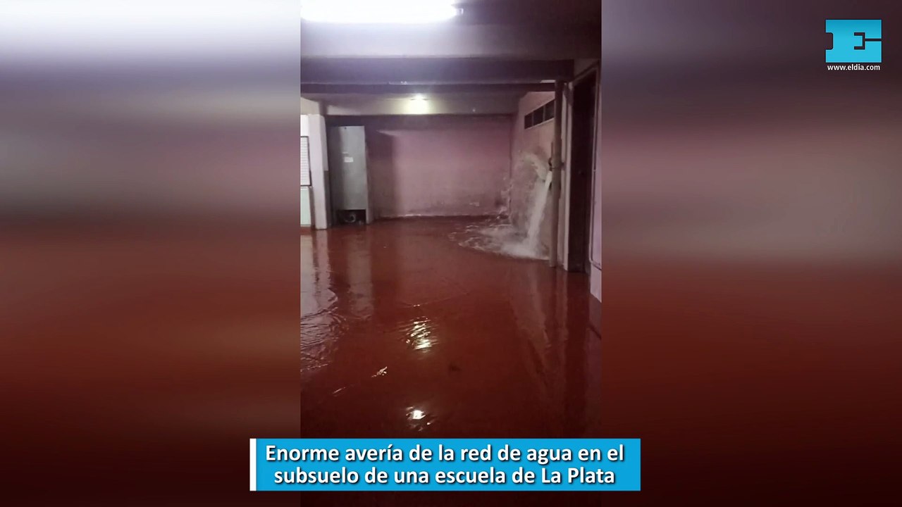 Enorme avería de la red de agua en el subsuelo de una escuela de La Plata