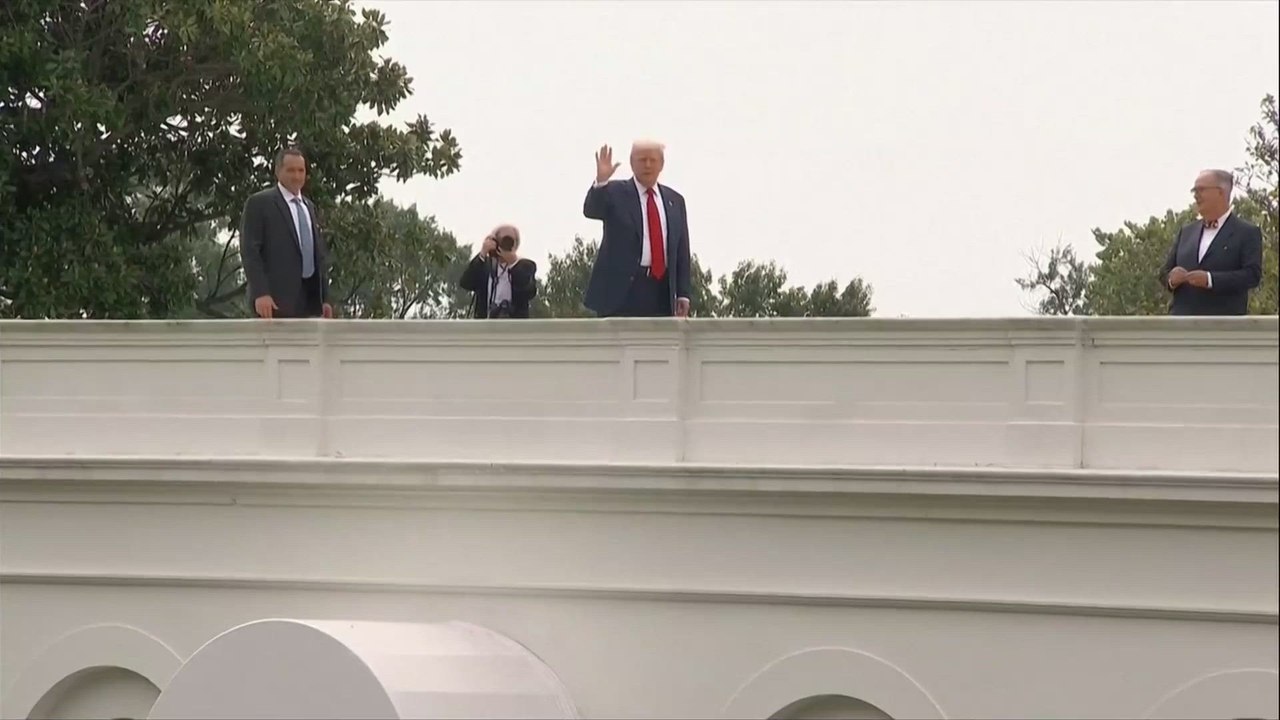 Trump’s hilarious joke with a reporter from White House roof sparks wild laughter!