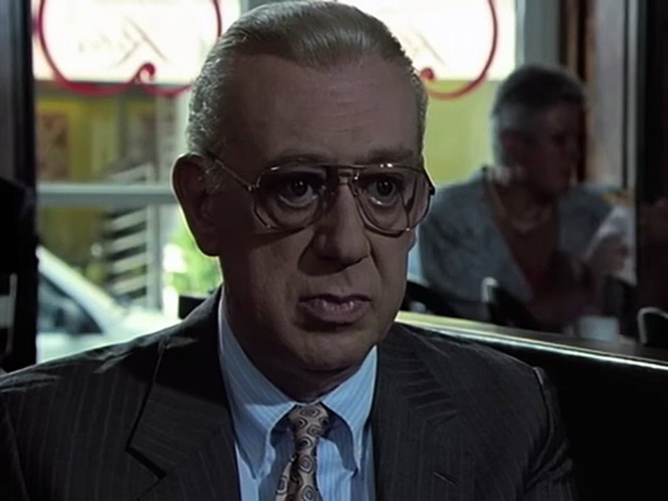 Derrick S18E11 Das Lächeln des Doktor Bloch