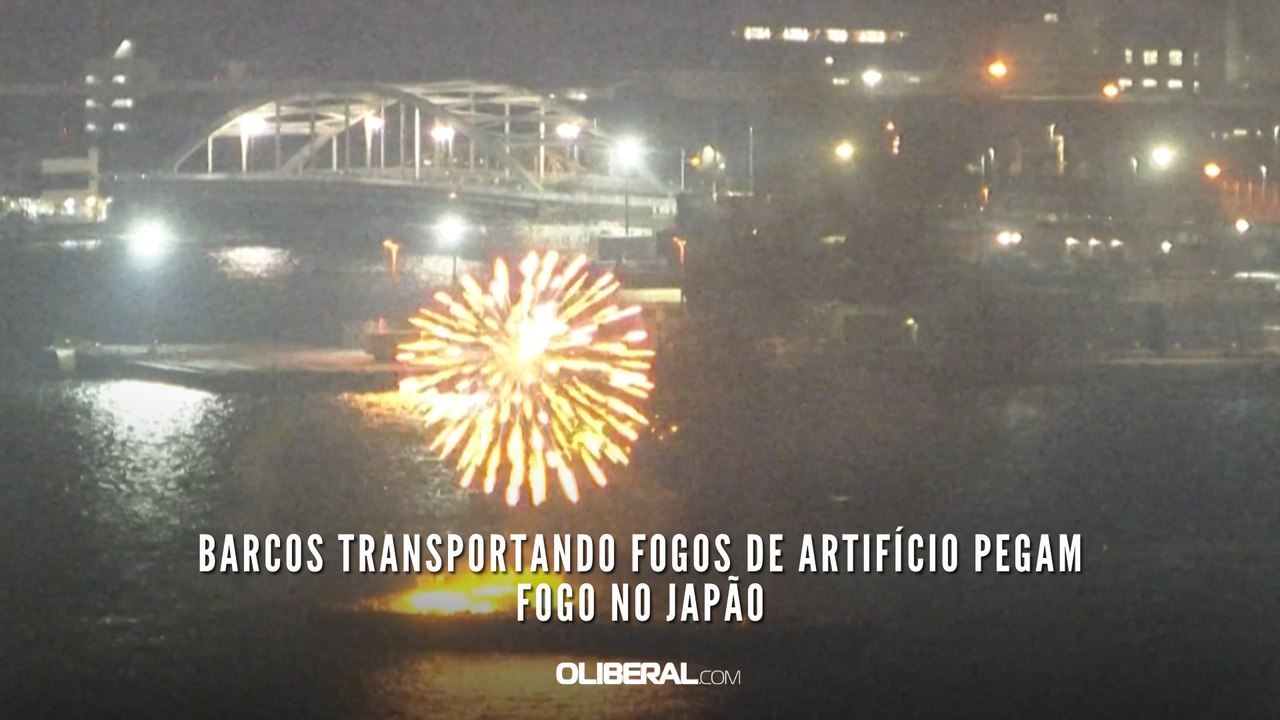 Barcos transportando fogos de artifício pegam fogo no Japão