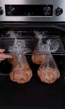 Baking chicken bread in plastic?? Check the video guys ☺️#fypageシ #foryourpage #cooking #homecooking #goodfood #foodlovers #recipe #simplerecipe #chickenbread #beef #eating #foodie #yummyfood #deliciousfood #bread #bakeinplastic #cookingwithlove