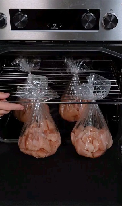 Baking chicken bread in plastic?? Check the video guys ☺️#fypageシ #foryourpage #cooking #homecooking #goodfood #foodlovers #recipe #simplerecipe #chickenbread #beef #eating #foodie #yummyfood #deliciousfood #bread #bakeinplastic #cookingwithlove