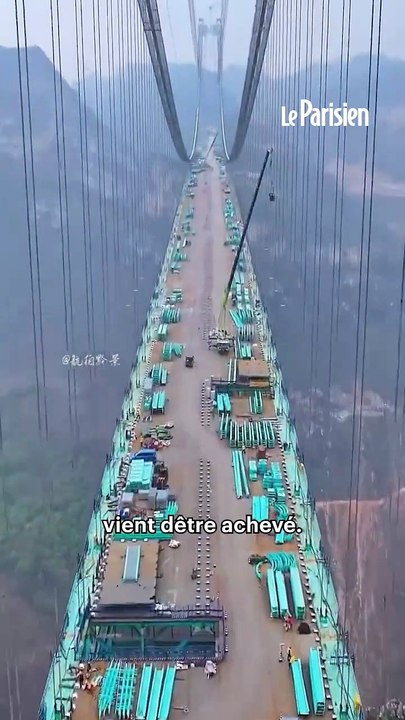 Chine : une montagne coupée pour le plus haut pont du monde