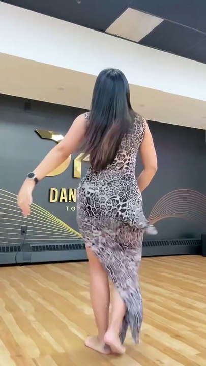 الرقصة اللي أدهشت الملايين – فن شرقي بجاذبية لا تُقاوم