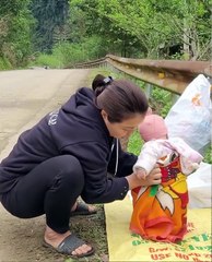 “Heartbreaking Moment: Poor Baby Left Alone 😢💔 | Emotional Story”
