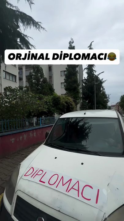 Diplomacı geldi hanım, diplomacı!