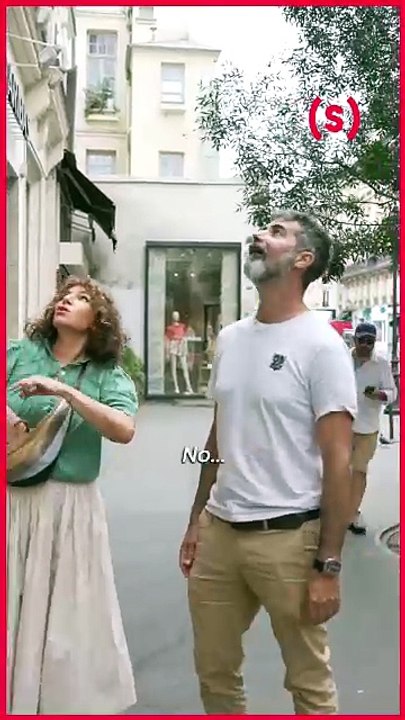 Foutu digicode hein ! (et merci "Sophie") « À côté », la série du mardi d’@anne_depetrini tout l’ét