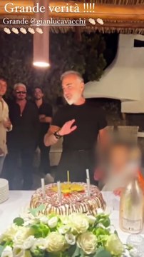 Super festa per il compleanno di Gianluca Vacchi: il discorso