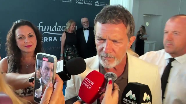 Antonio Banderas y su entrevista más sincera en la portada de la revista Hola