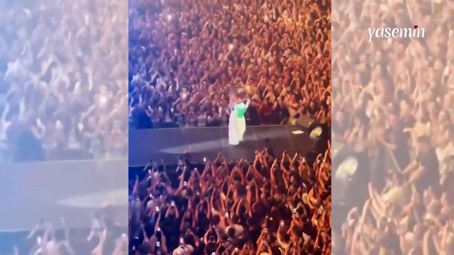 Slovenyalı Şarkıcı Senidah'dan Gazze'ye destek: Sahnede Filistin bayrağı açtı