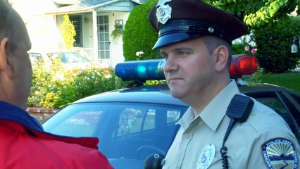 Me llamo Earl T2 - C12 Ponen nuestros polis