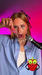 He SANG with the MIC INSIDE! 🤯🎤🤣 #funny #karaoke #shorts