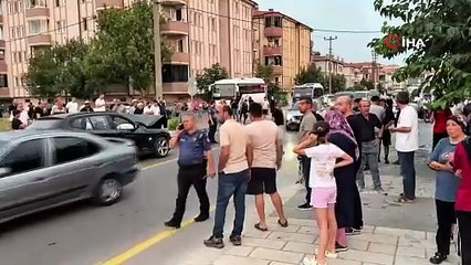 Sakarya'da motosiklet otomobil ile kafa kafaya çarpıştı!