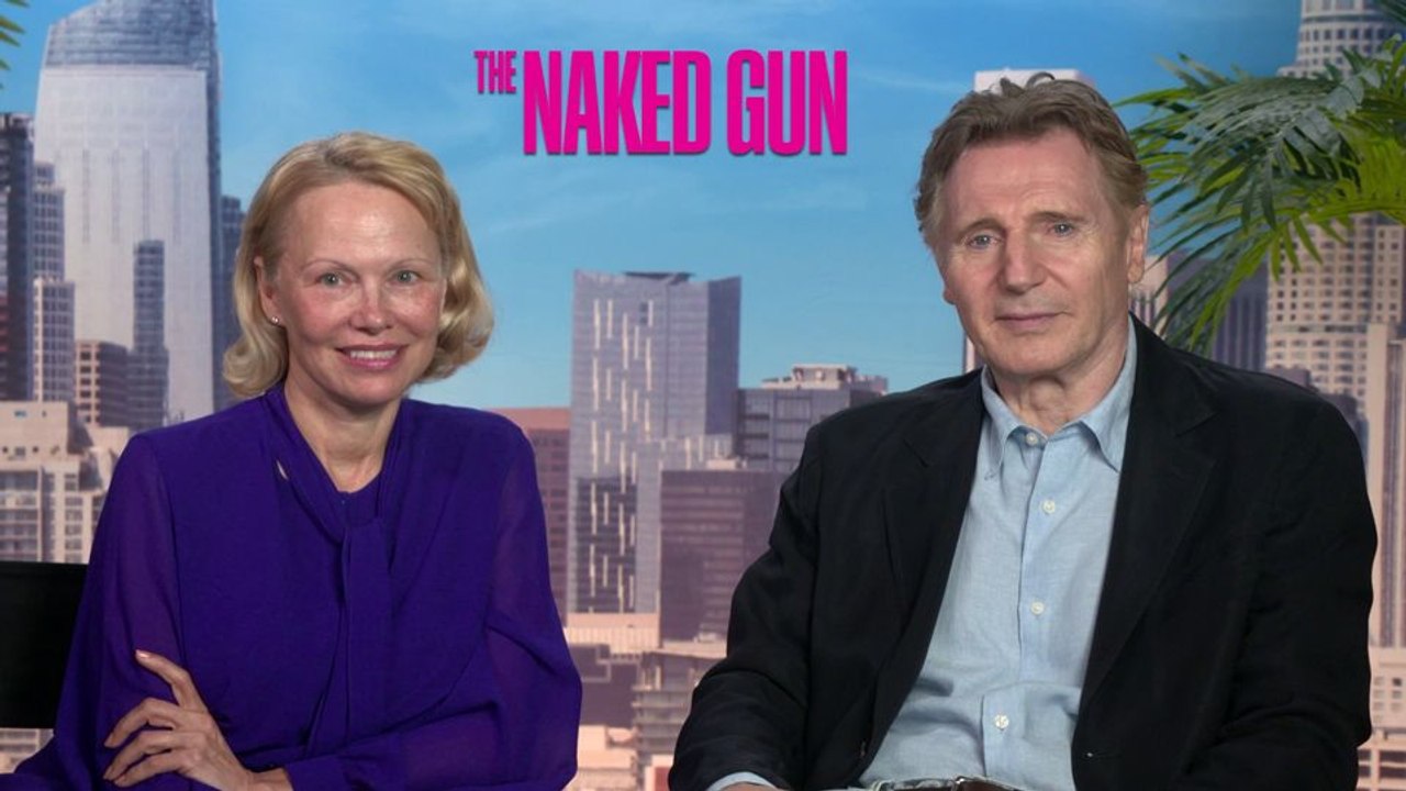 Le plus gros fou rire de Liam Neeson et Pamela Anderson dans Y'a-t-il un flic ?
