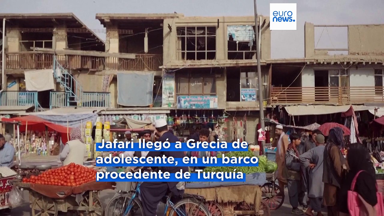 Un refugiado en Grecia enseña codificación a mujeres de Afganistán