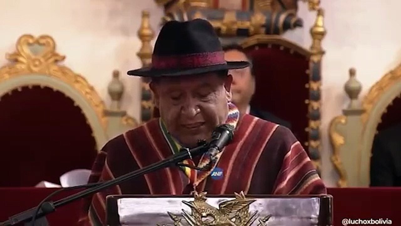 “¡Ya se van!”, gritaron al vicepresidente David Choquehuanca durante su discurso en la sesión de honor por el Bicentenario en la Casa de la Libertad, Sucre