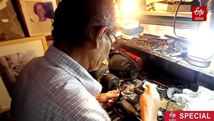 কলমের ঝর্না ধারা ! ঐতিহ্য রক্ষায় আজও বসেন ফাউন্টেন পেনের 'ডাক্তার'