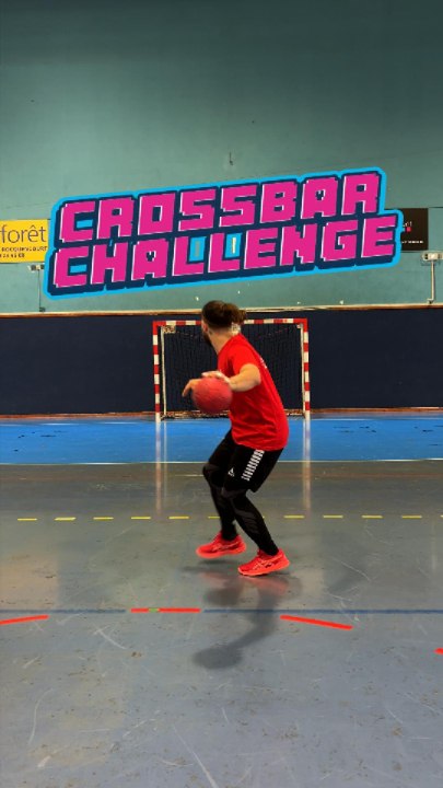 Crossbar challenge avec @Hugo Galofaro @BubbleBob ! 🥅💥 #Handball #Hand #HandballPlayer #Capcut #Challenge