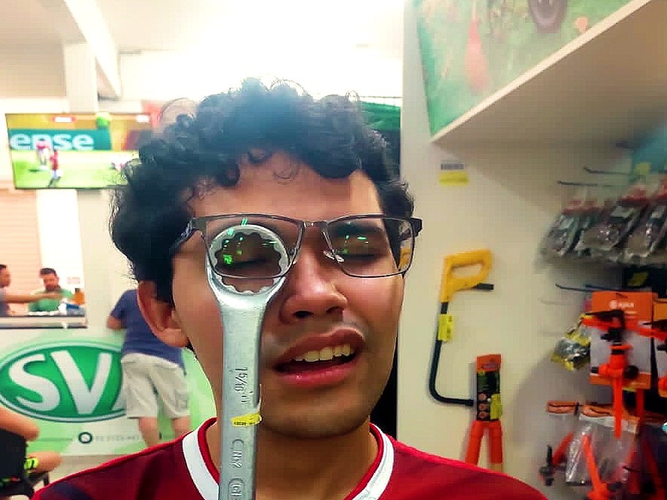 Full Stop Experiment 001W̷̻̣̤̦̩̞̭͆͆̎͆̋́̇́̾͘