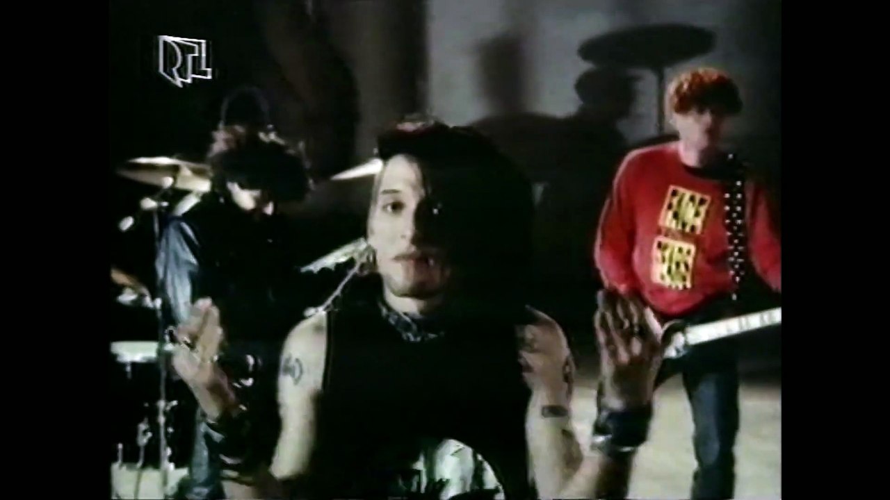 DEPP JONES - Love is A Ghost (1990) [BELA B.]