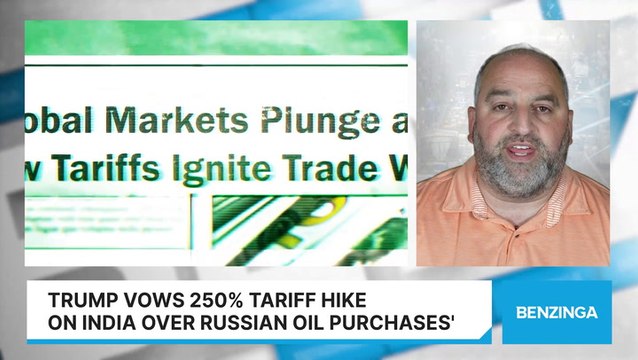 Trump Vows 250% Tariff Hike On India Over Russian Oil Purchases'
