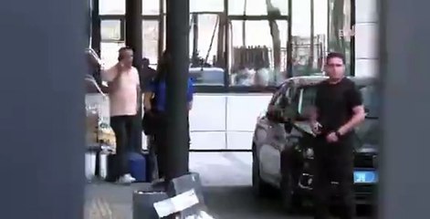 Murat Çalık'ın annesi, oğlunun cezaevi sevkinde fenalaştı