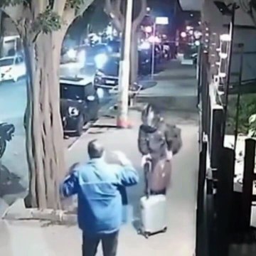 VÍDEO: câmeras de segurança flagram assalto à mão armada em portaria de edifício