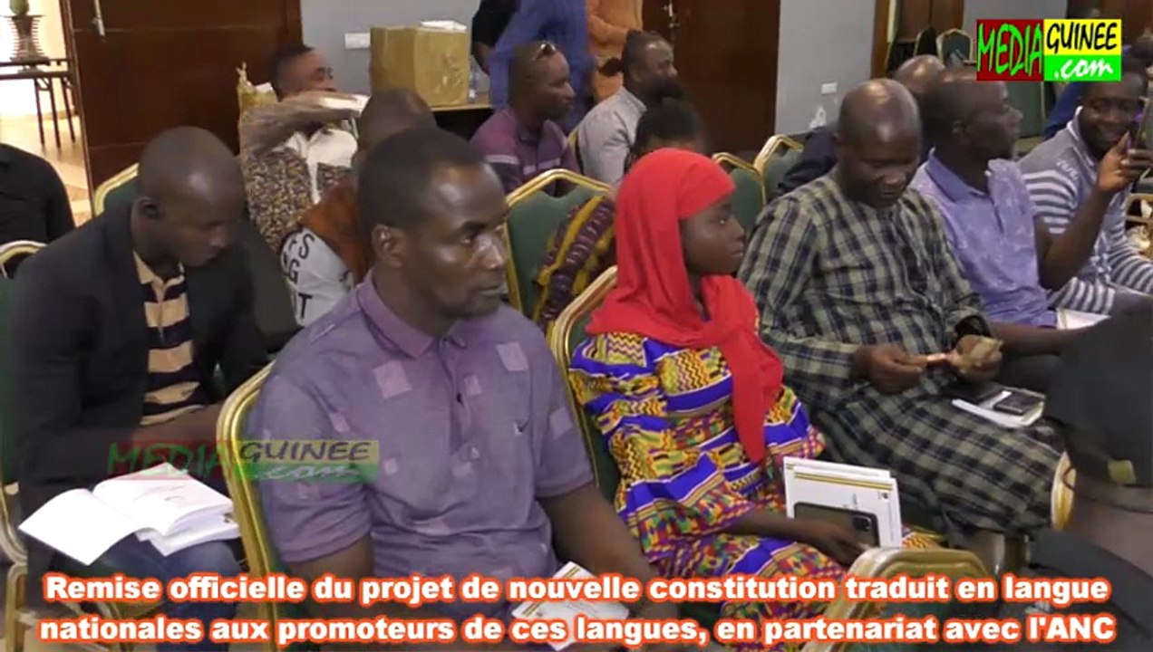 Remise officielle du projet de nouvelle Constitution traduit en langues nationales aux promoteurs de ces langues, en partenariat avec l’ANC