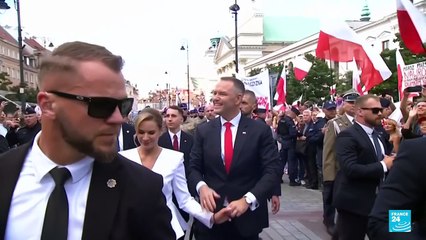 Karol Nawroki asume la presidencia de Polonia tras una ajustada victoria