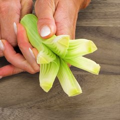 10 Simple Kitchen Hacks to Save Time & Effort 🍽️