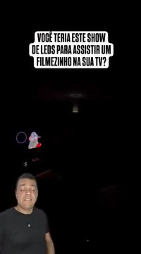Imagina ter um show de LEDs assim na sua casa só para assistir a um filme na TV? 🎥✨Você teria coragem de investir nessa experiência cinematográfica futurista? #TV #cinema #LED #gadgets #tecnologia #tech