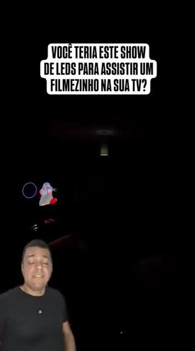 Imagina ter um show de LEDs assim na sua casa só para assistir a um filme na TV? 🎥✨Você teria coragem de investir nessa experiência cinematográfica futurista? #TV #cinema #LED #gadgets #tecnologia #tech