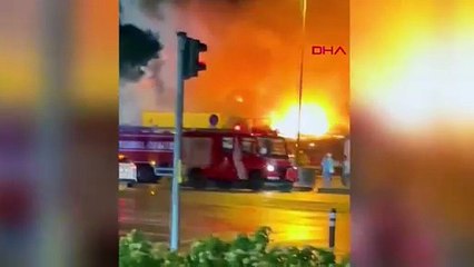 Balıkçı barınağındaki yangın büyüdü; 4 restoran küle döndü
