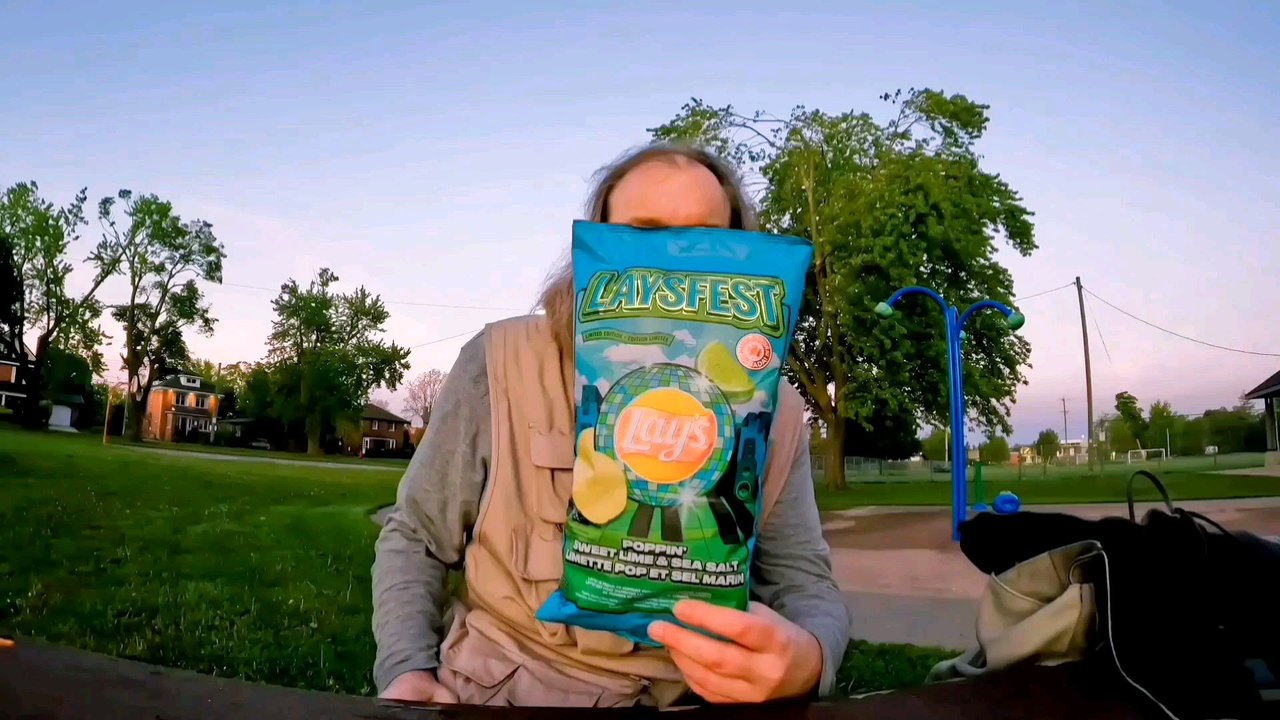 LaysFest Poppin Lime and Sea Salt Chips Review Canada