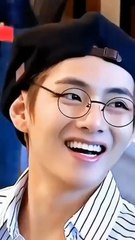 BTS_v_cute_smile😍☺️#shorts#bts#v#kimtaehyung#cute(360p)