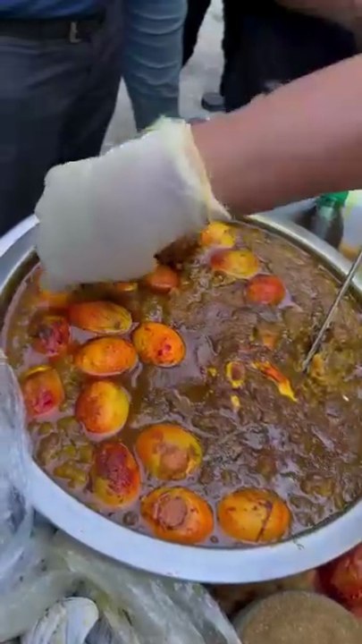 Bengali Street Food Legend – Chicken & Egg Masala Jhal Muri Master