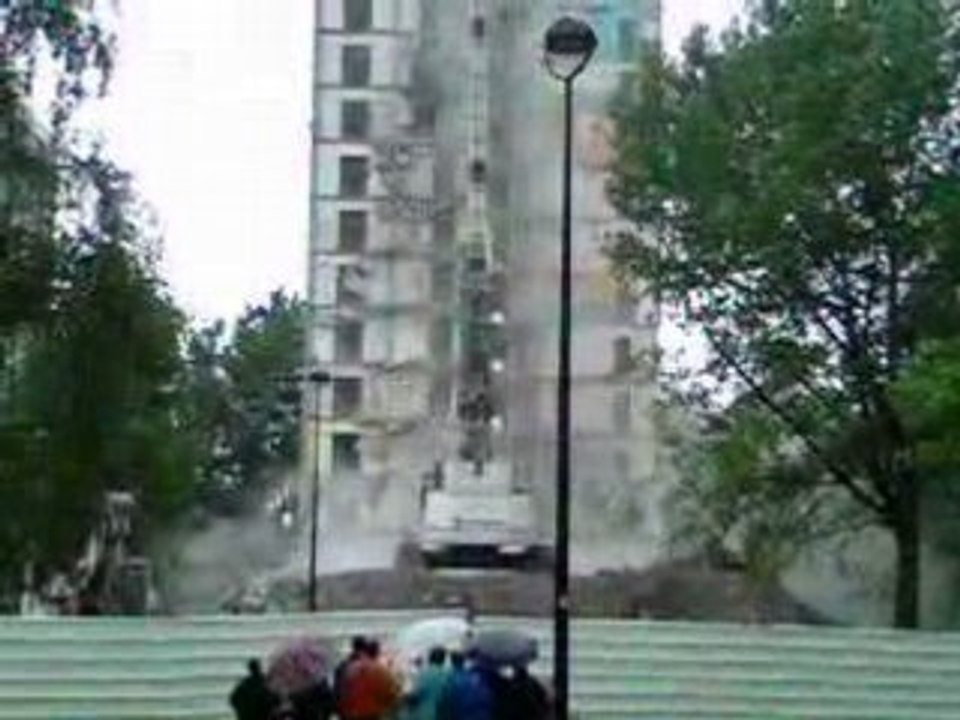 Demolition tour c 3 ponts roubaix deuxieme partie